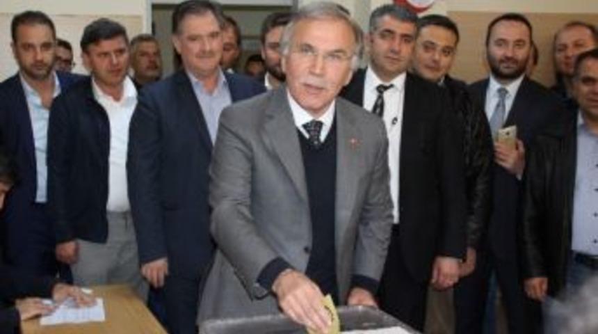 Şahin&rsquo;in Sandığında Ak Parti Birinci Parti &Ccedil;ıktı