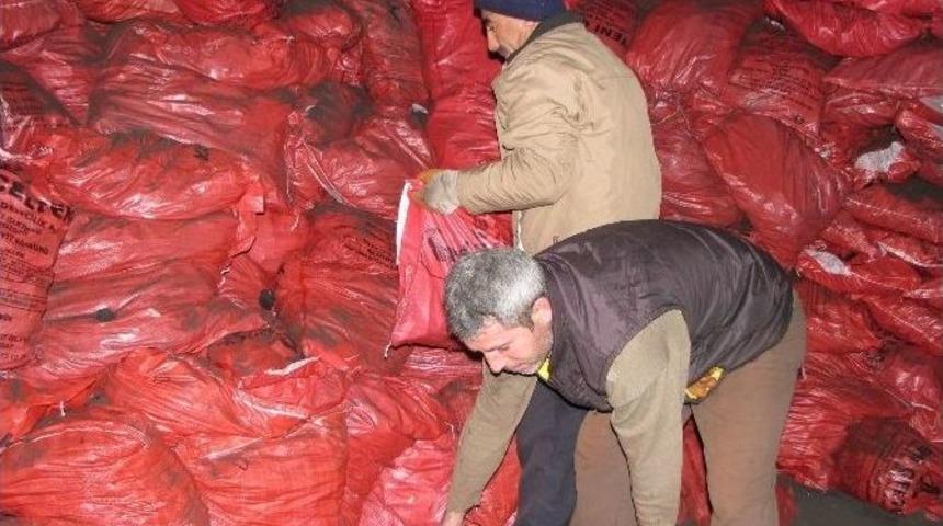 Sorgun&rsquo;da Dar Gelirli Ailelere K&ouml;m&uuml;r Yardımı