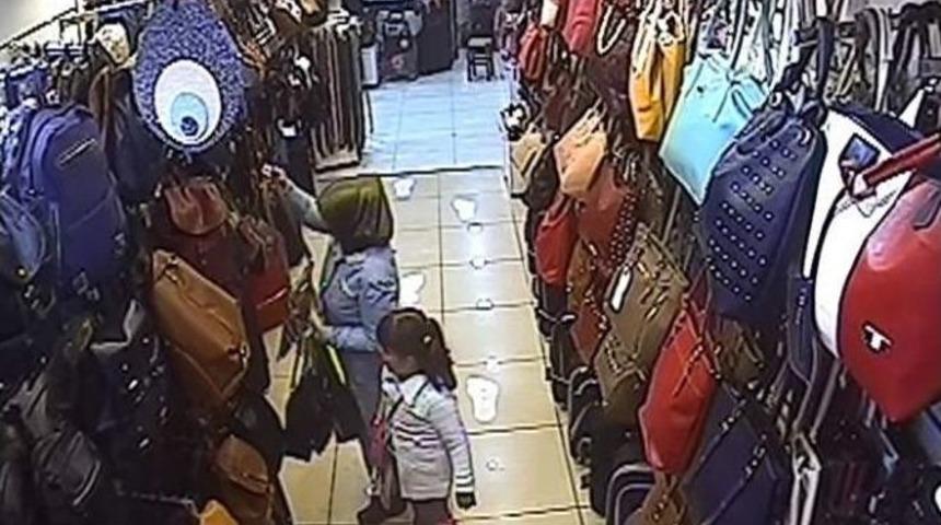 &Ccedil;anta Hırsızı G&uuml;venlik Kamerasında