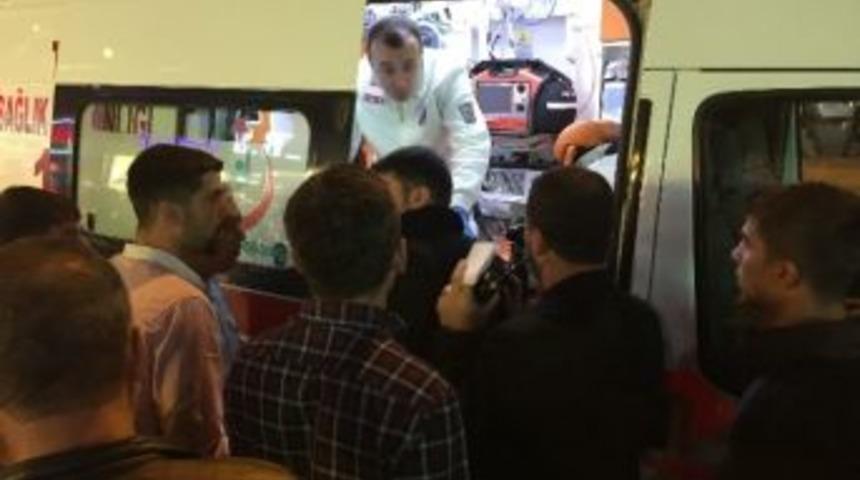 Diyarbakır&rsquo;da Alacak Verecek Kavgasında Kan D&ouml;k&uuml;ld&uuml;: 2 Yaralı