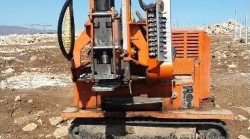 Salihli&rsquo;de Başı İş Makinesine Sıkışan İş&ccedil;i Hayatını Kaybetti