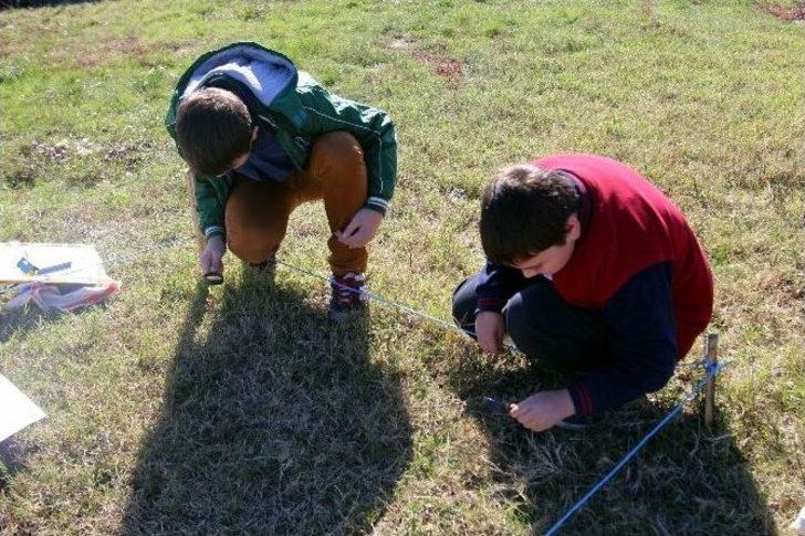 Öğrenciler Derslerini Tabiatta Yapıyor G1