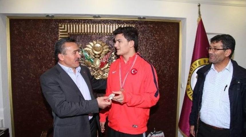 Avrupa 3.&rsquo;s&uuml; &Ccedil;elik&rsquo;ten Başkan Tutal&rsquo;a Ziyaret