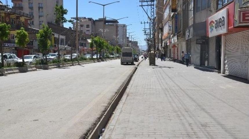 Y&uuml;ksekova&rsquo;da Kepenkler A&ccedil;ılmadı