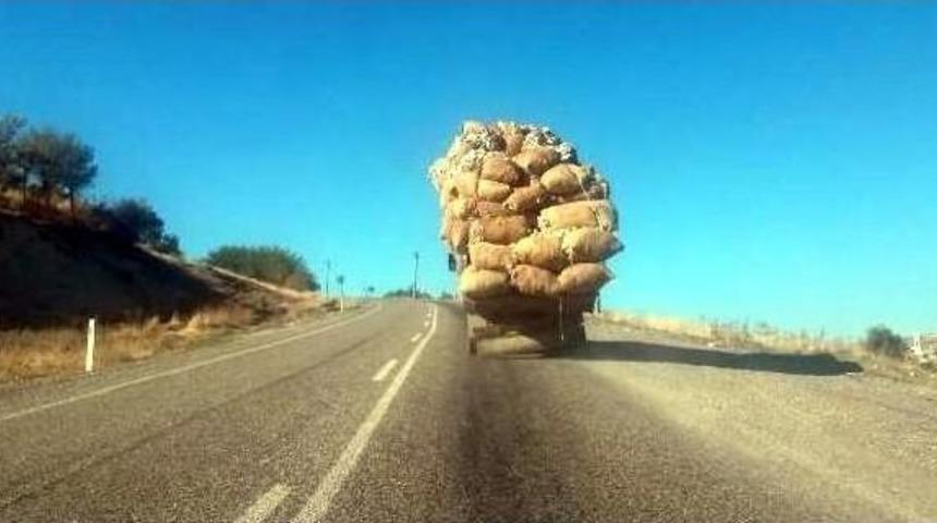 Aşırı Y&uuml;kl&uuml; Kamyon Tedirgin Etti