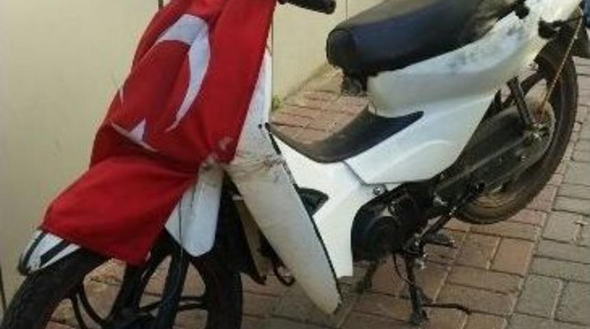 &Ccedil;aldıkları Motorla Gezerken Polise Yakalandılar