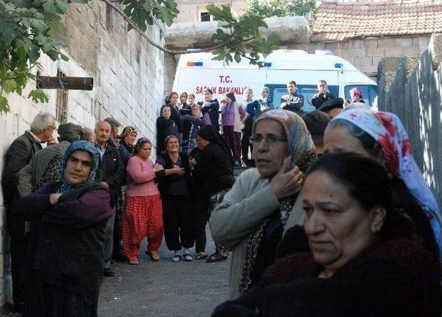 (özel Haber) 94 Yaşındaki Kadın, Evindeki Pencereye Asılı Bulundu