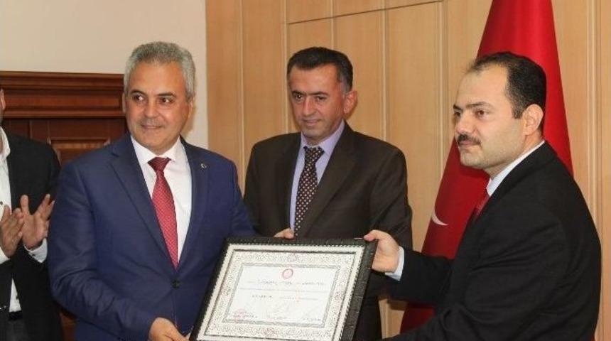 Milletvekili Uysal Mazbatasını Aldı