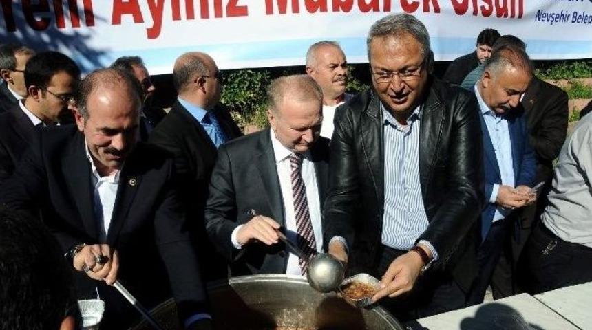 Nevşehir Belediyesi Aşure Dağıttı