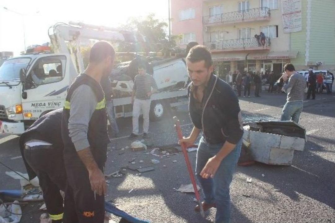 Kaza Yapan Bayan S&uuml;r&uuml;c&uuml; G&ouml;zyaşlarını Tutamadı