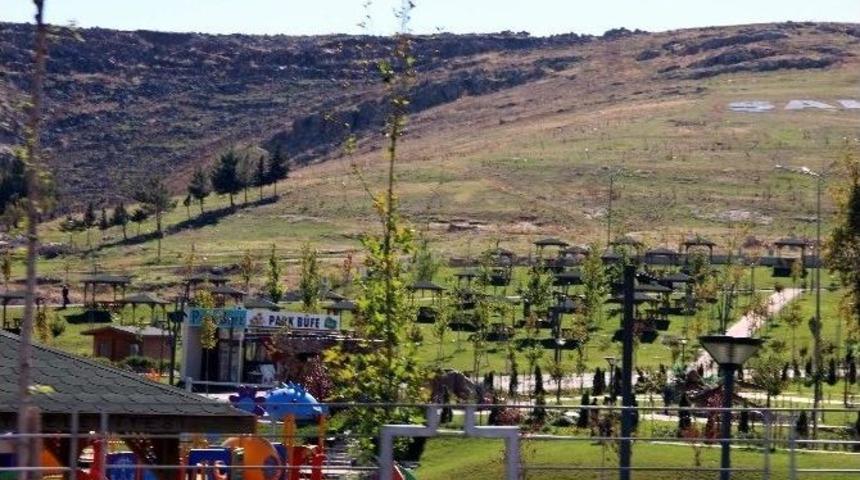 Şahinbey Beleldiyesi Başkanı Tahmazoğlu, Yapımı S&uuml;ren Yeşil Vadi Parkını Tanıttı