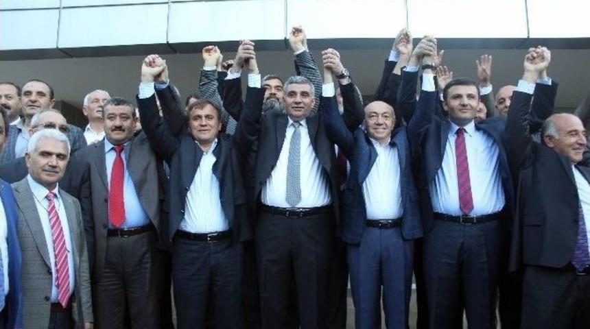 G&uuml;m&uuml;şhane&rsquo;nin Yeni Milletvekilleri Mazbatalarını Aldı