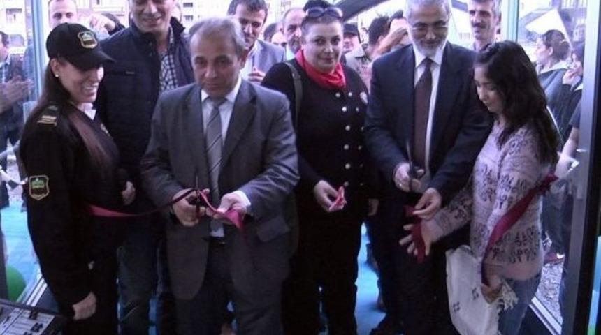 Hediyelik Eşya Ve Y&ouml;resel &Uuml;r&uuml;nler Fuarı Rize&rsquo;de Horonlar Eşliğinde A&ccedil;ıldı