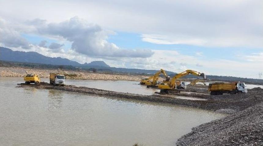Aksu &Ccedil;ayı Islahının Y&uuml;zde 50&rsquo;si Tamamlandı
