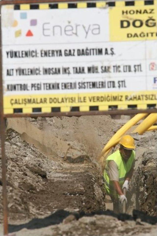 Antalya’da Doğalgaz Çalışmaları Hızla Devam Ediyor