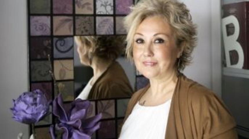 Yaslı İnsanlara Acıyla Baş Etmeyi &Ouml;ğretiyor