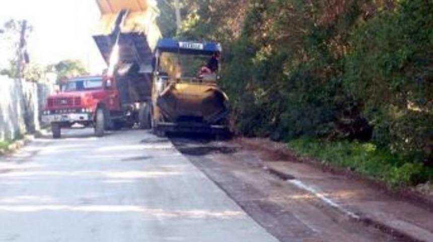 K&ouml;rfez&rsquo;de Asfalt &Ccedil;alışmaları Devam Ediyor