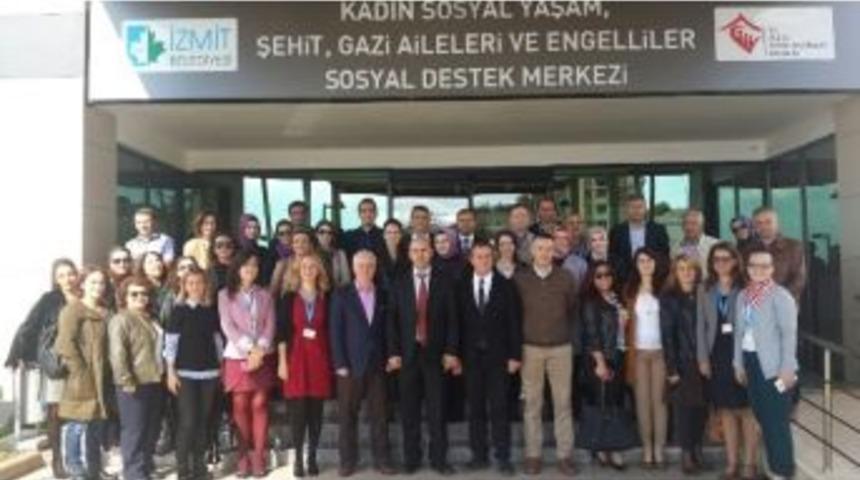 İzmit Belediyesi Yetkilileri Rehberlik &Ouml;ğretmenleriyle Buluşuyor