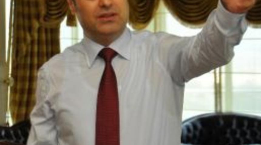 Ahmet Reyiz Yılmaz: &ldquo;t&uuml;rkiye Yek V&uuml;cut Olmayı Sandıkta Becermiştir&rdquo;