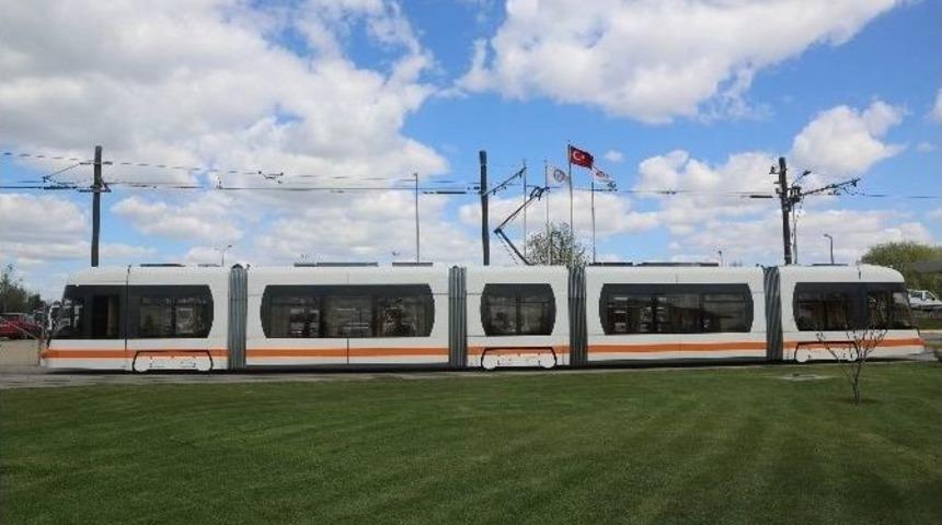 Eskişehir&rsquo;de Tramvay Ekvatorun &Ccedil;evresini 465 Kere Dolandı