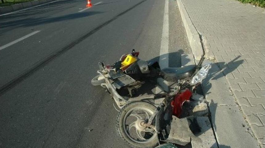 Muğla&rsquo;da Otomobil İle Elektrikli Bisiklet &Ccedil;arpıştı; 1 &Ouml;l&uuml;