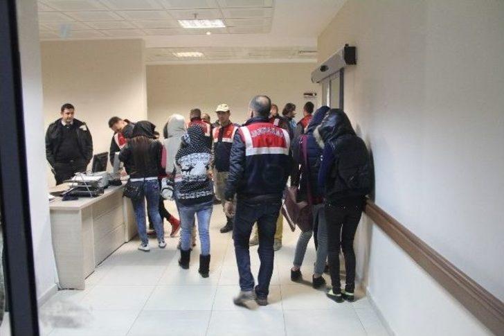 Jandarma’dan Fuhuş Operasyonu: 11 Göz Altı G5
