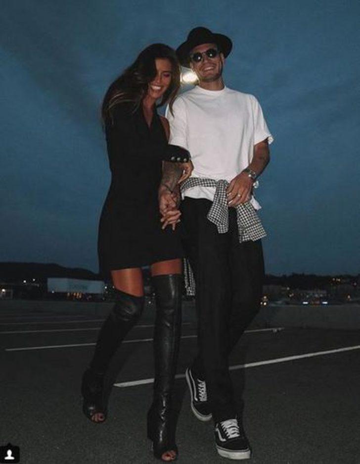 Nicklas Bendtner ve sevgilisi çırılçıplak denize girdi! G2