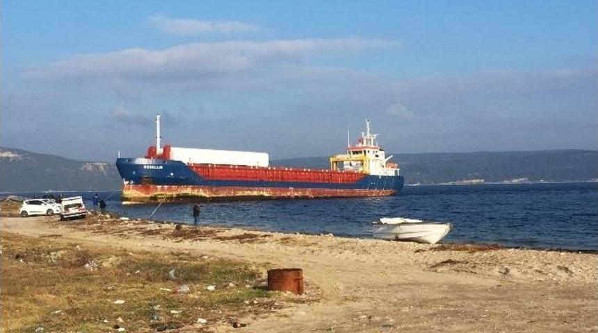 Kuru Y&uuml;k Gemisi Karaya Oturdu