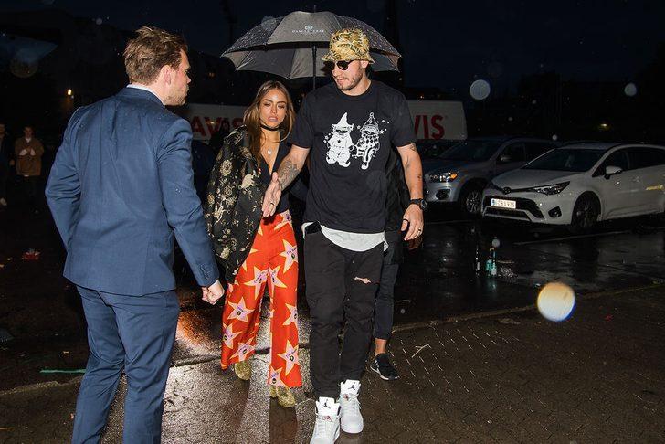 Nicklas Bendtner ve sevgilisi çırılçıplak denize girdi! G3