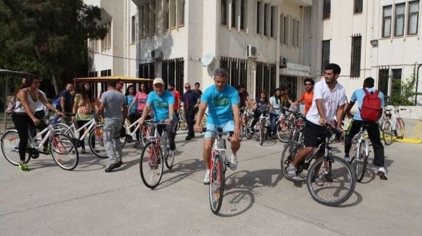 &Ccedil;&uuml;&rsquo;de &Ouml;ğrencilere 250 Bisiklet Dağıtıldı