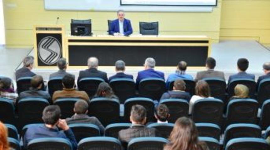 Sa&uuml; Rekt&ouml;r&uuml; Muzaffer Elmas &Ouml;ğrencileri Dinledi