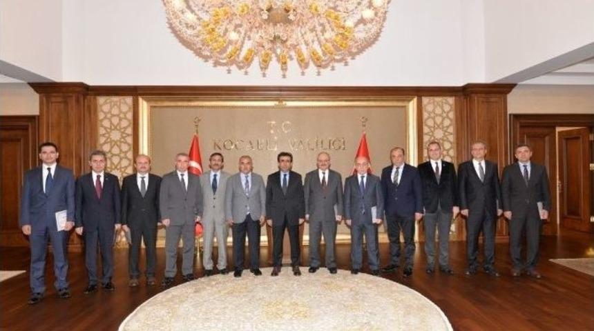 Vali G&uuml;zeloğlu&rsquo;ndan Kaymakamlara Başarı Belgesi