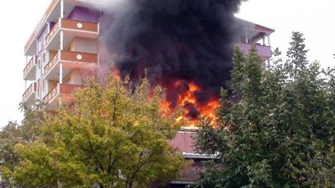 (&ouml;zel Haber) Kartal&rsquo;da Meydana Gelen Patlama Mahalleliyi Sokağa D&ouml;kt&uuml;