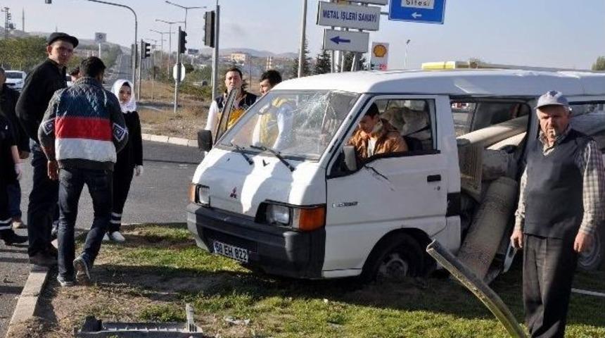 Nevşehir’de Ambulans Kaza Yaptı: 2 Yaralı