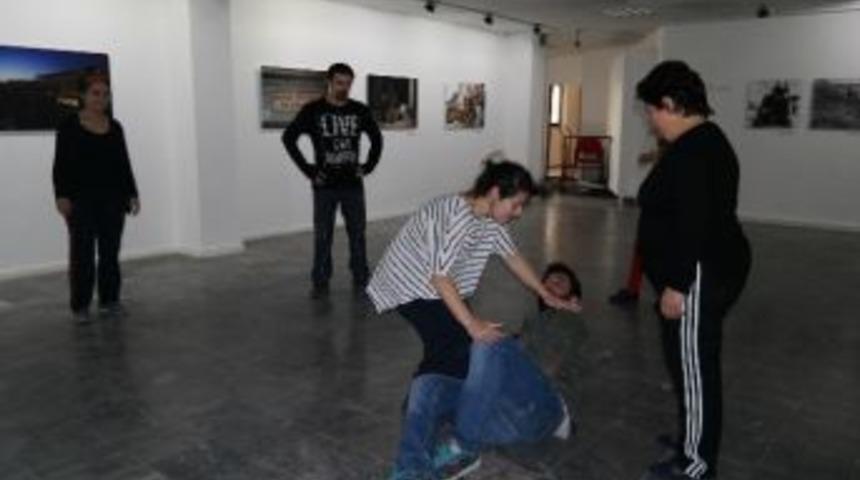 Diyarbakır&rsquo;da Canlı Kitap At&ouml;lyesi Yapıldı