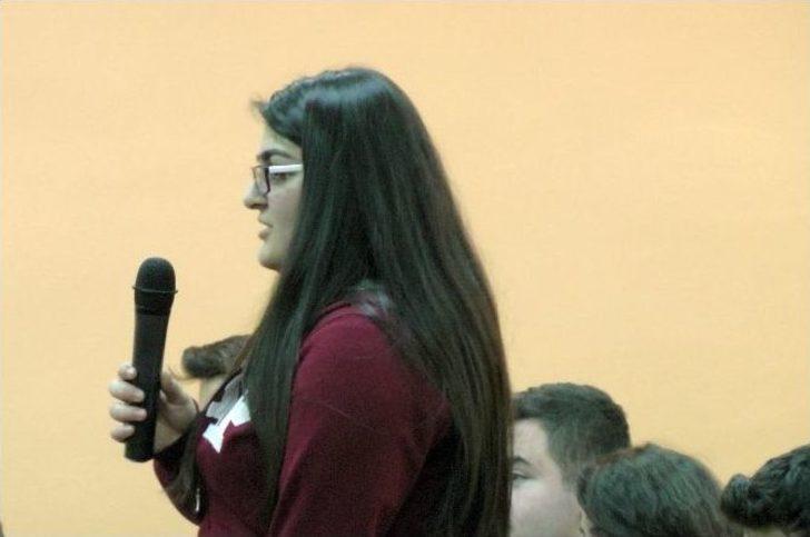 400 Öğrenci Arasında Doktor, Vali Ve Kaymakam Olmak İsteyen Çıkmadı G4