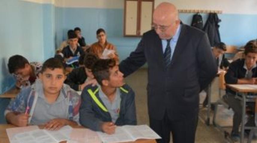 Lise &Ouml;ğrencileri Deneme Sınavında