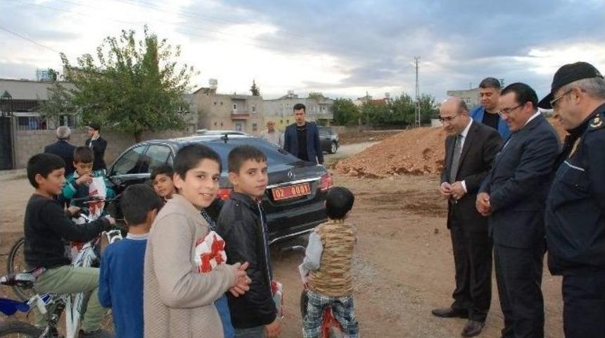 Vali Demirtaş&rsquo;tan Kahta İl&ccedil;esinde Yapımı Devam Eden Kurum Binalarını İnceleme