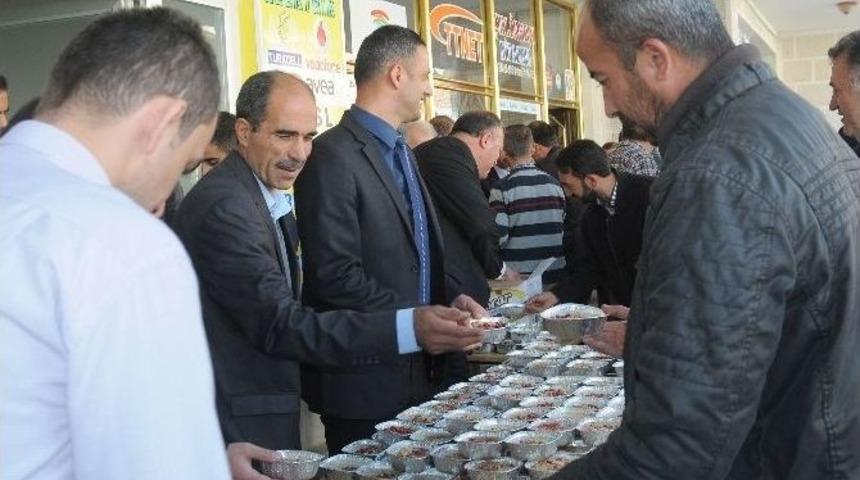 &Ccedil;elikhan&rsquo;da 1500 Kişilik Aşure Dağıtıldı