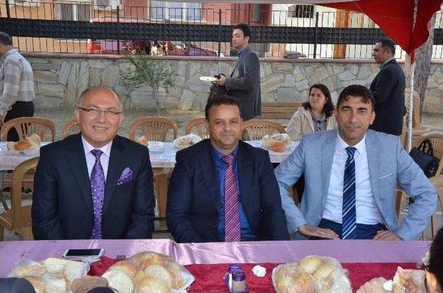 İbn-i Sina Lisesinden 500 Kişilik Aşure Ve Pilav Hayrı