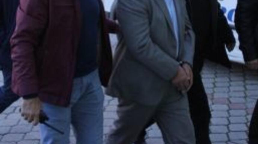 Silahla 3 Kişiyi Yaralayan Eski Başkan Tutuklandı