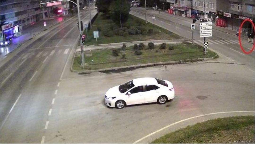 Kaldırımdaki Yayaların &Ouml;ld&uuml;ğ&uuml; Kaza Mobese Kamerasında