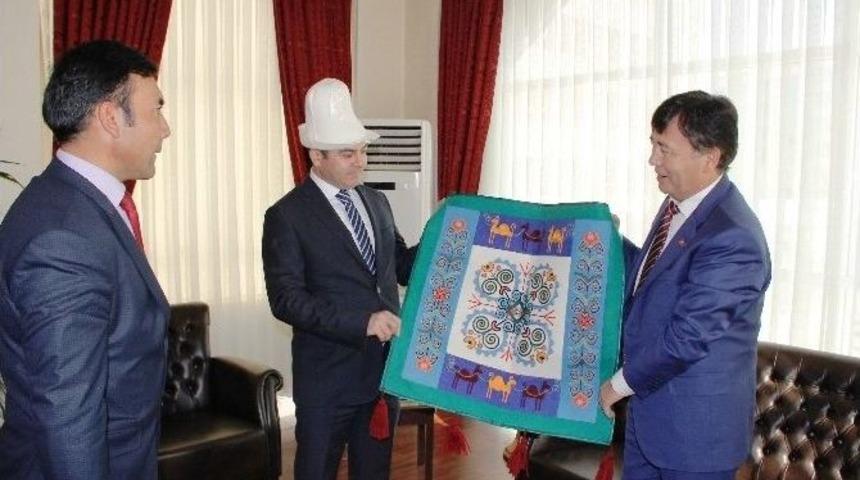 Kırgızistan&rsquo;ın Ankara B&uuml;y&uuml;kel&ccedil;isi Erciş&rsquo;te