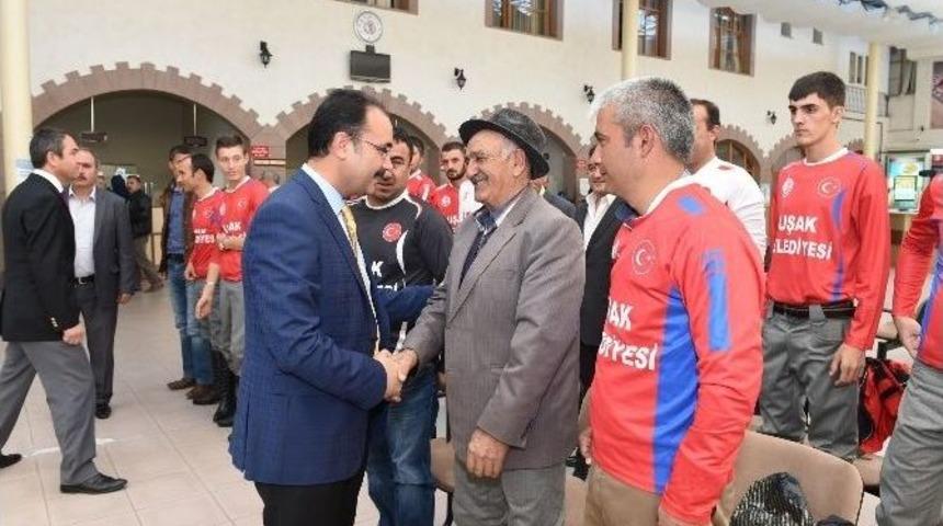 Uşak Belediyesi&rsquo;nden Ata Sporuna Destek