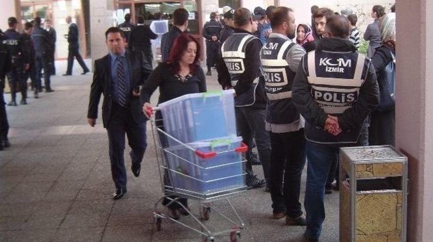 İzmir&rsquo;de &rsquo;kadere Bak&rsquo; Dedirten Olay