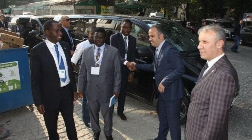 Kara Kıtanın B&uuml;y&uuml;kel&ccedil;ileri İneg&ouml;l&rsquo;de