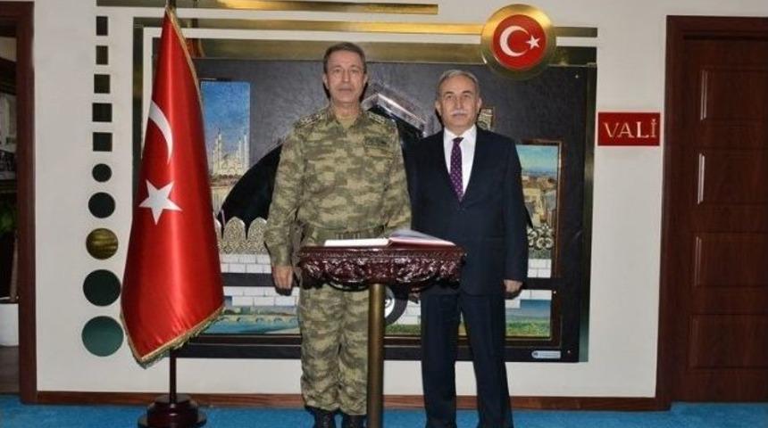 Genelkurmay Başkanı Akar&rsquo;dan Vali B&uuml;y&uuml;k&rsquo;e Ziyaret