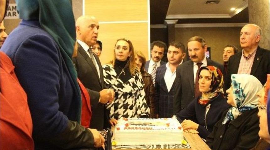 Mustafa Ilıcalı&rsquo;dan Teşekk&uuml;r Pastası