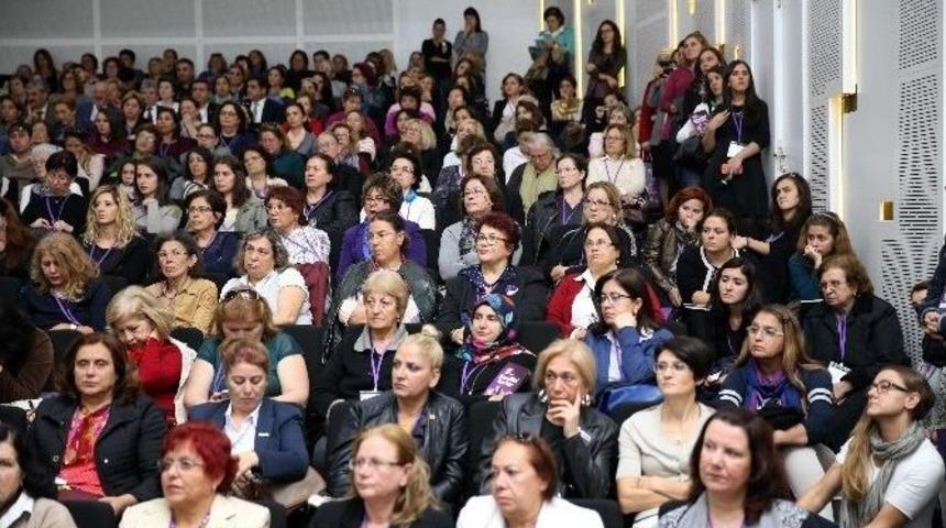 Kadın &Ccedil;alıştayının Sonu&ccedil;ları Kitaplaştırılacak