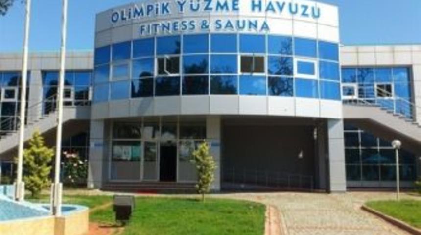 Tekirdağ Olimpik Y&uuml;zme Havuzu Sporcularını Mavi Sularıyla Kucaklıyor